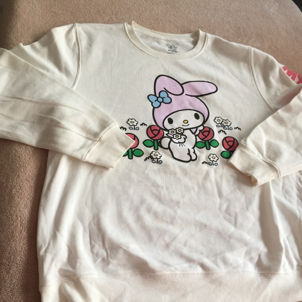MY MELODY off-white sweatshirt w/floral graphic